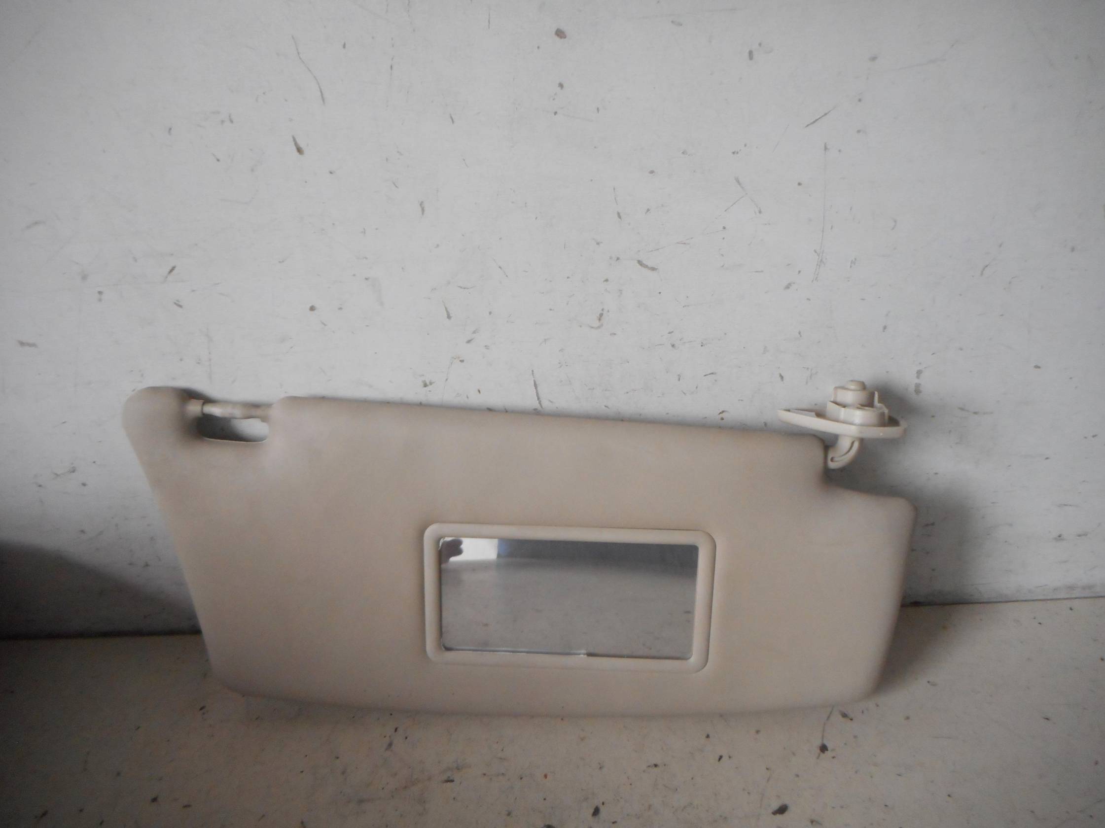 Aletta parasole parabrezza dx.